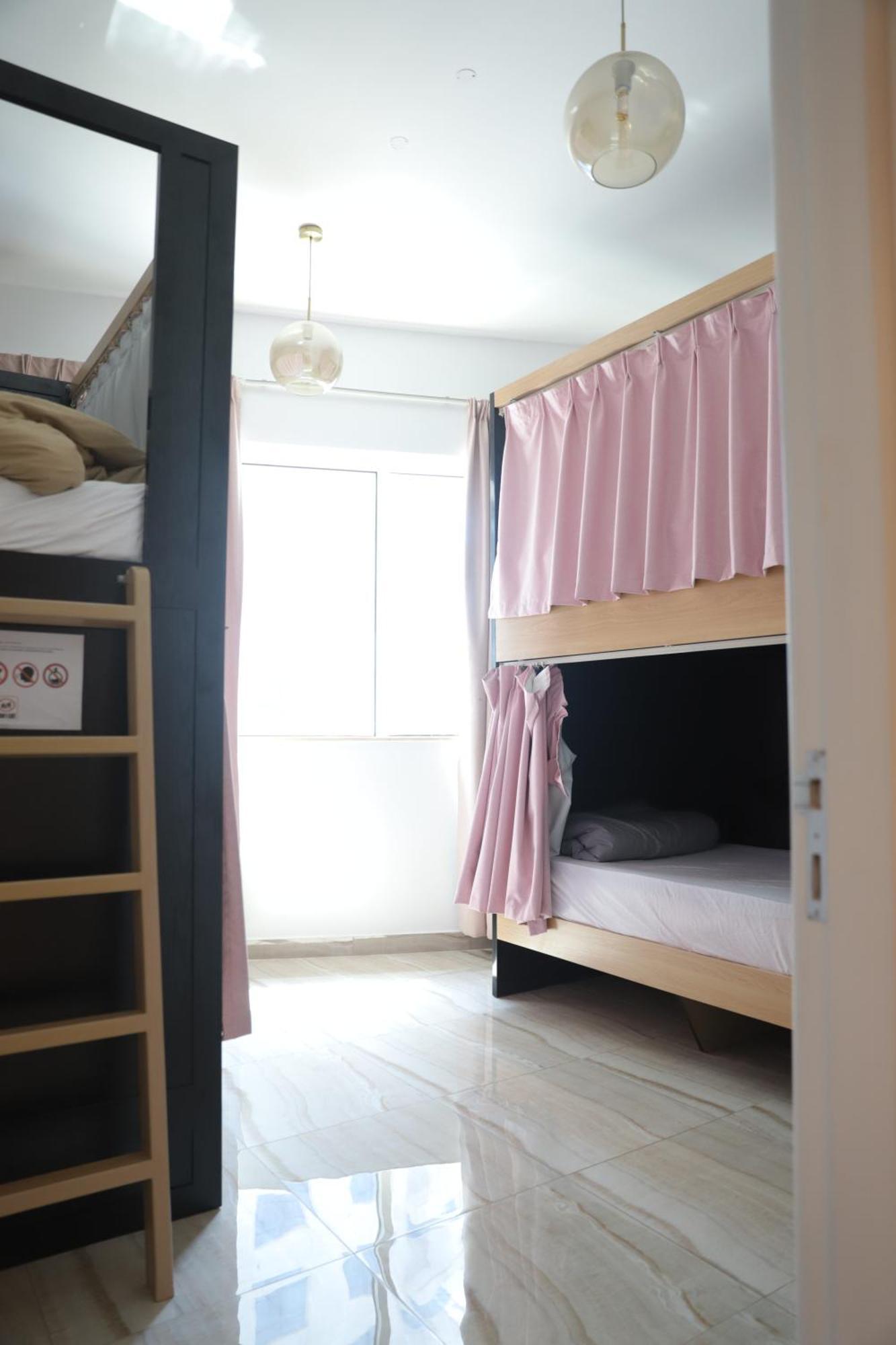 Holiday home Female - Girls Joyful Journeys - Girls Only Bedspace Dubai