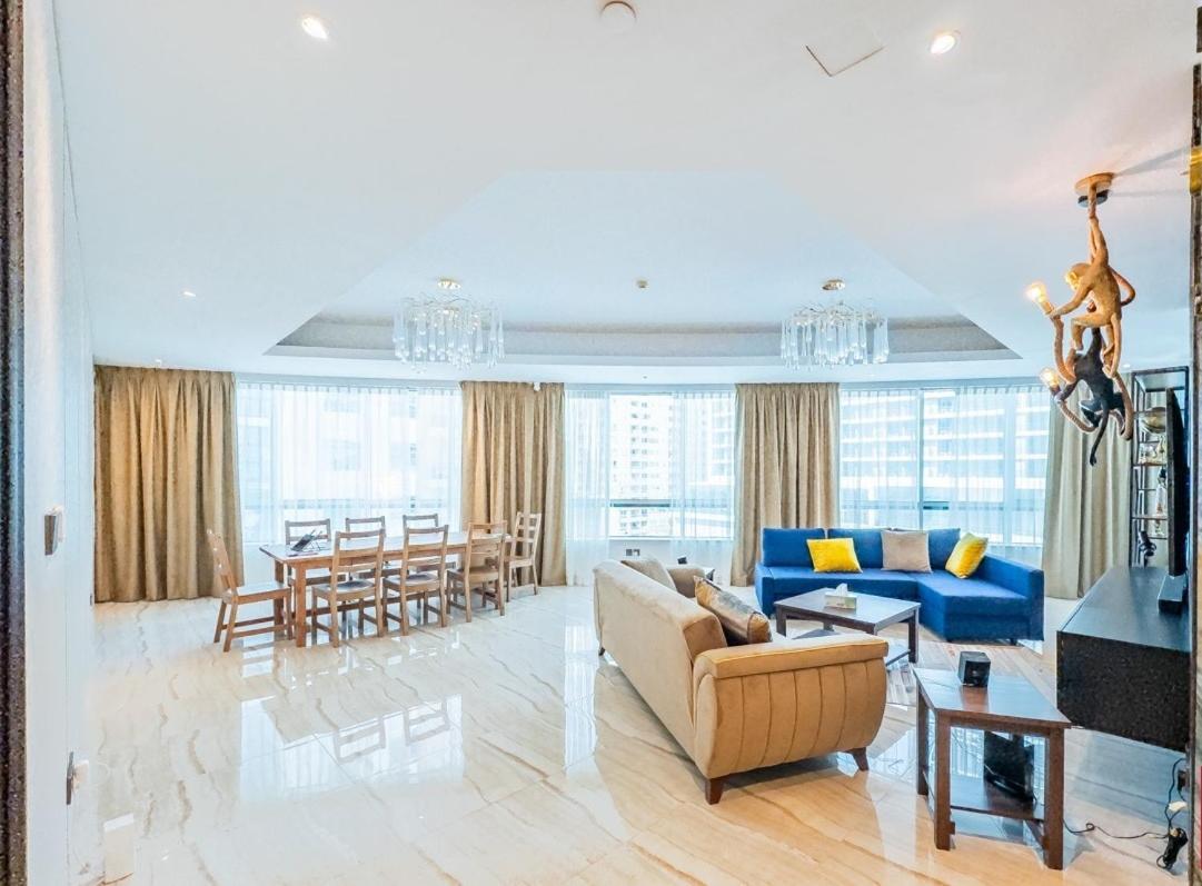 Female - Girls Joyful Journeys - Girls Only Bedspace Holiday home Dubai