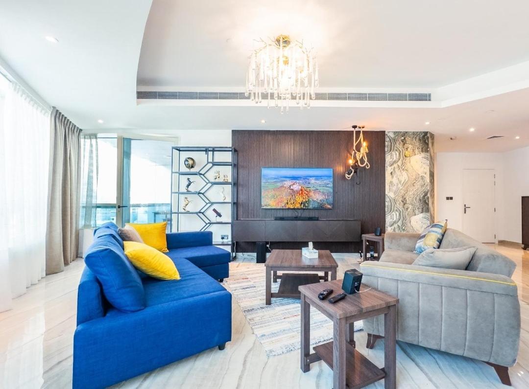 Female - Girls Joyful Journeys - Girls Only Bedspace Holiday home Dubai